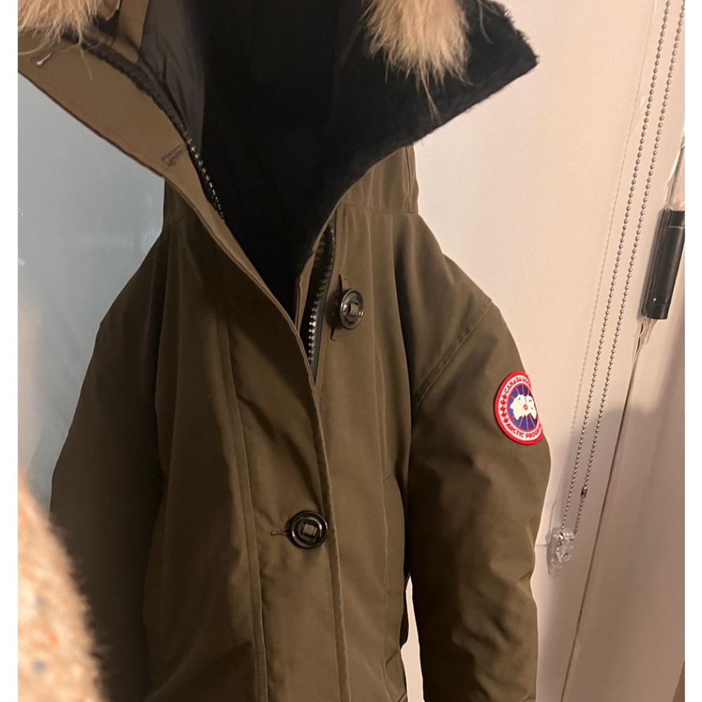 Canada goose mid length coat small size army green dark color
